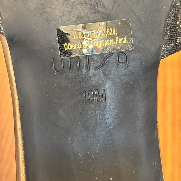 Unisa Women’s Block Heel Metallic Black & Gold Lace 2.5 Inch Heels Size 10 - Picture 11 of 12